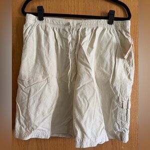 DressBarn Women’s l Cream Cargo Shorts NWT